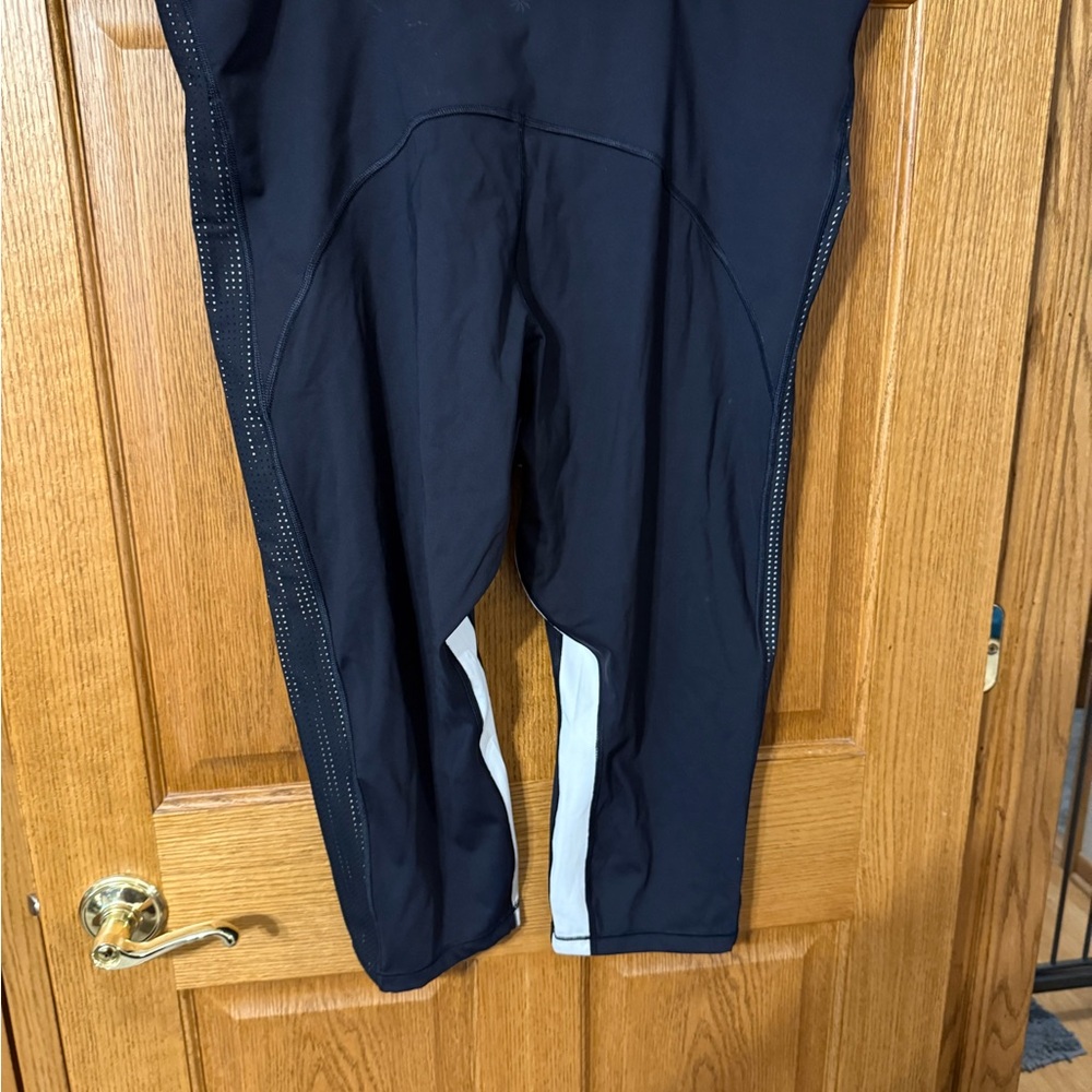 Athleta Black HIIT It Mesh Capri